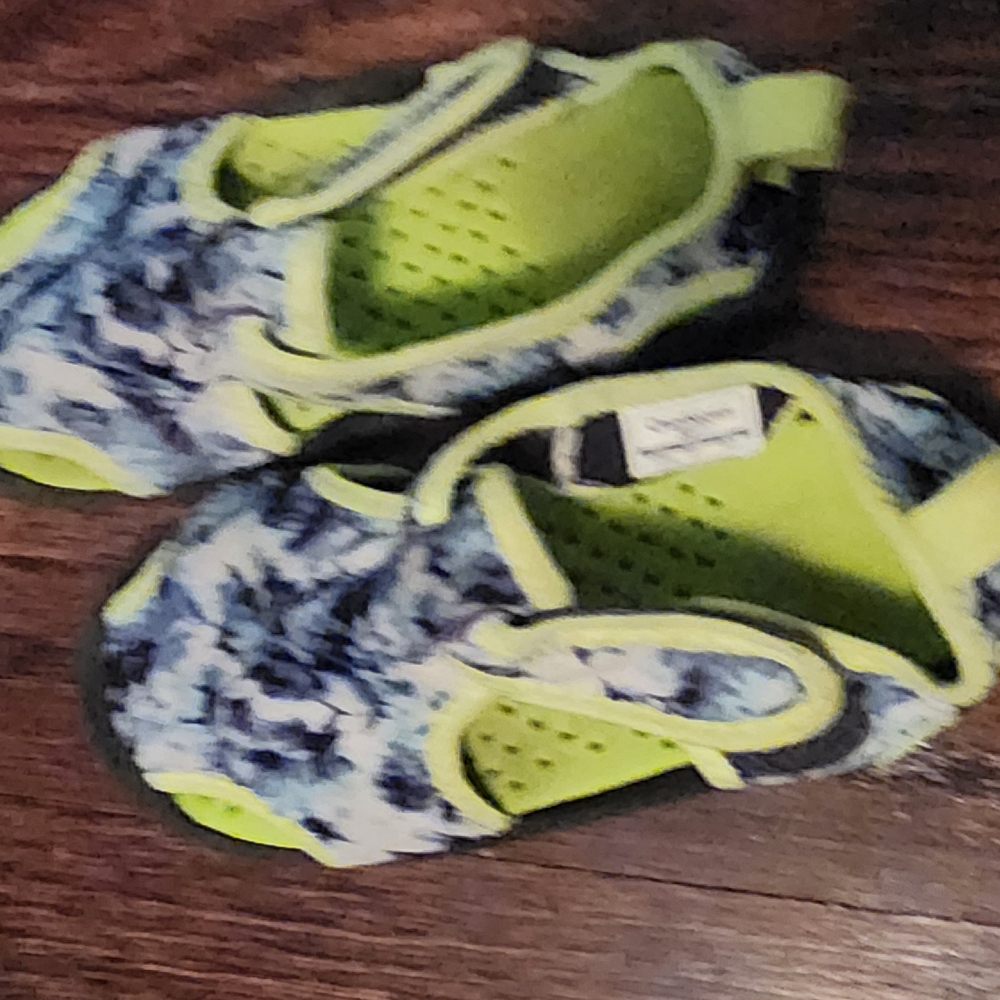OshKosh Toddler Water Shoes